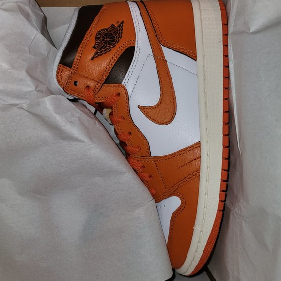 Shoes - Picture 2 of 9